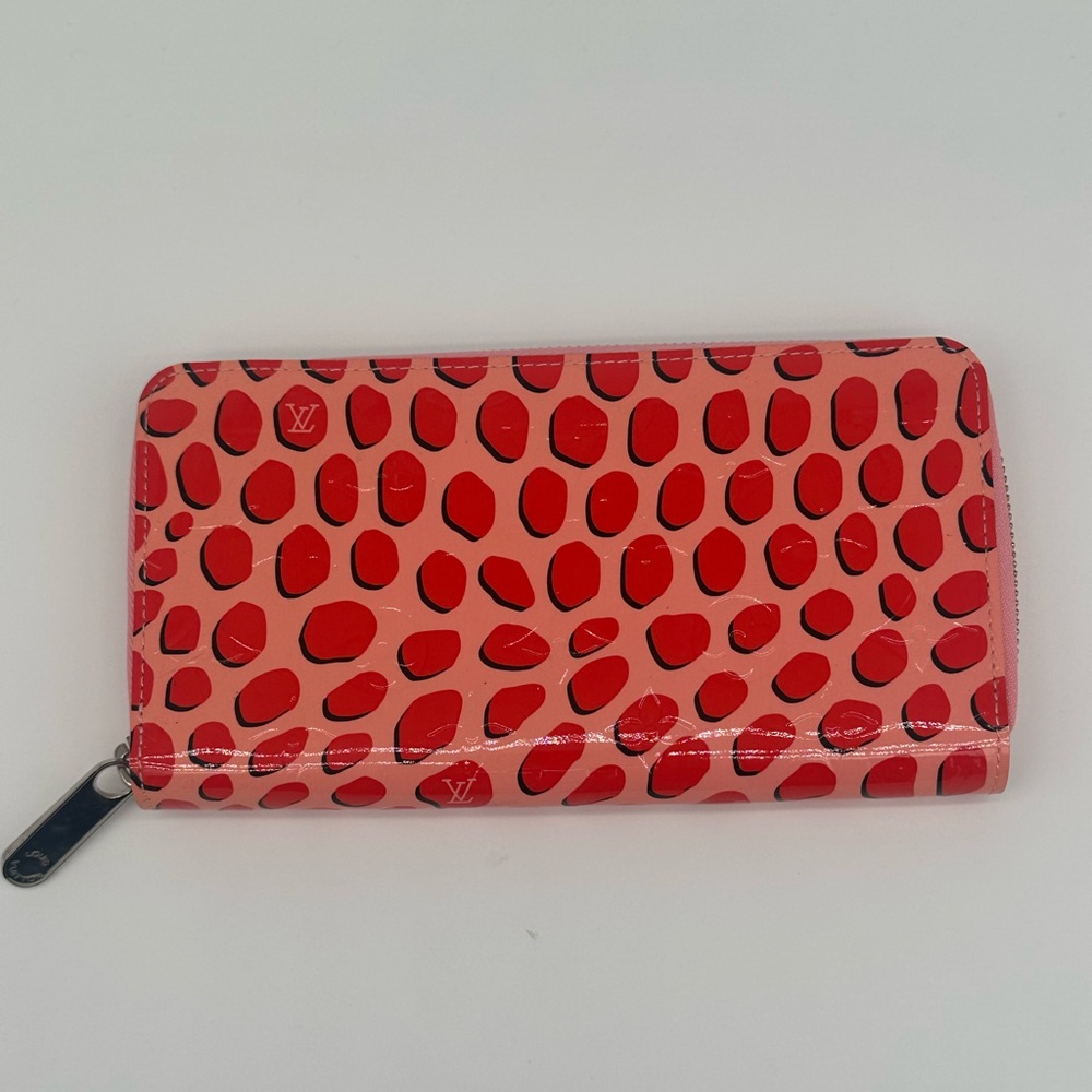 Louis Vuitton Limited Edition Monogram Vernis Dots Zippy Wallet